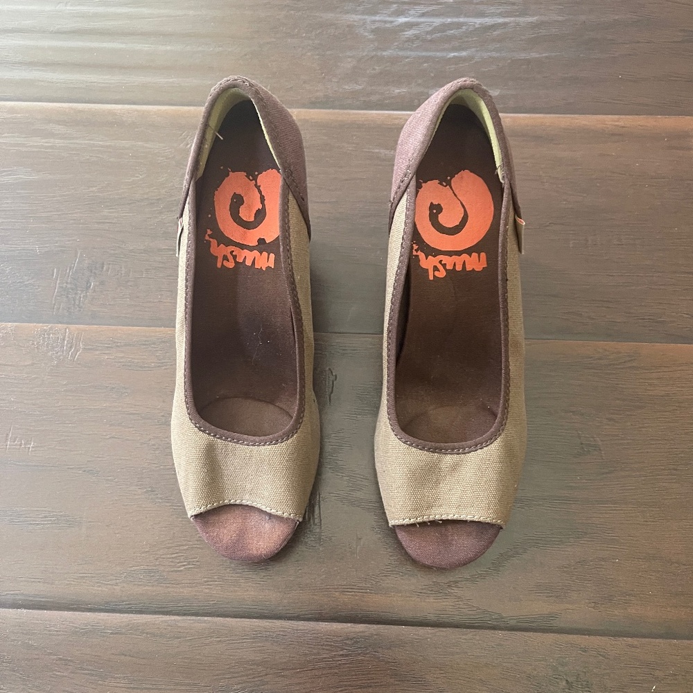 Teva Mush Brown Tan Canvas Peep Toe Platform Wedge Sandals Women 6.5 US.